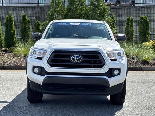 Ice Cap 2023 Toyota Tacoma SR5
