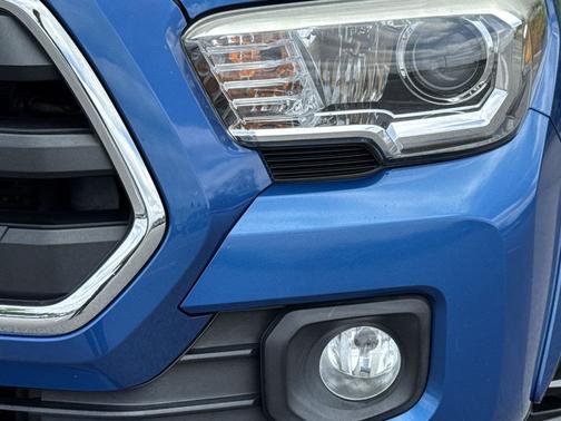 Blazing Blue Pearl 2017 Toyota Tacoma SR5