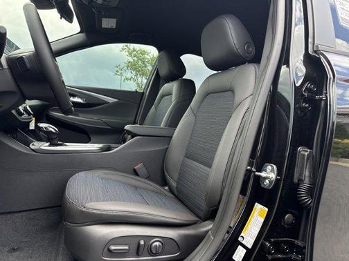 2025 Buick Envista Preferred FWD