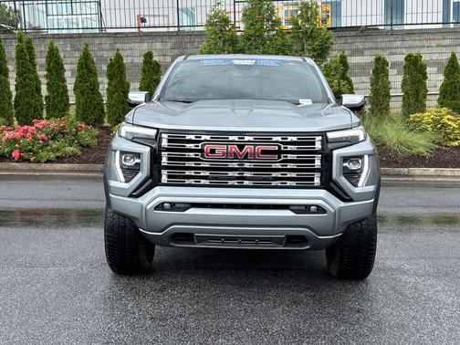 Sterling Metallic 2024 GMC Canyon Denali