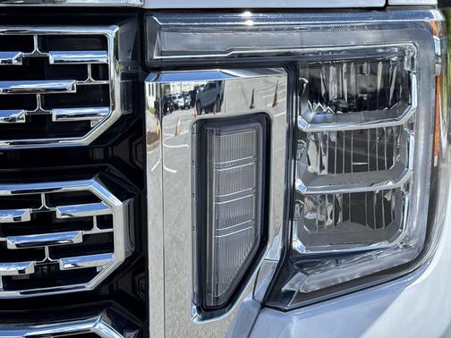 Summit White 2022 GMC Sierra 2500 Denali