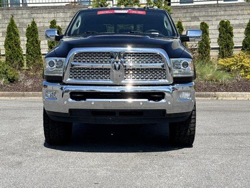 Brilliant Black Crystal Pearlcoat 2016 RAM 2500 Laramie