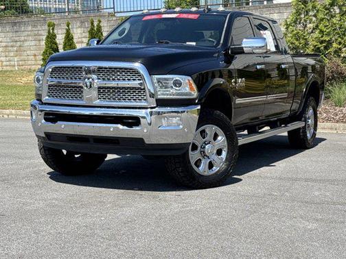 Brilliant Black Crystal Pearlcoat 2016 RAM 2500 Laramie