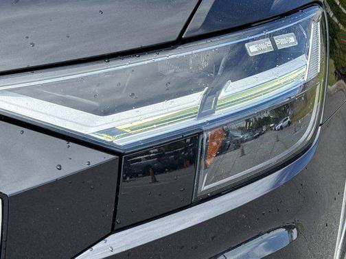 Orca Black Metallic 2019 Audi Q8 3.0T Premium Plus