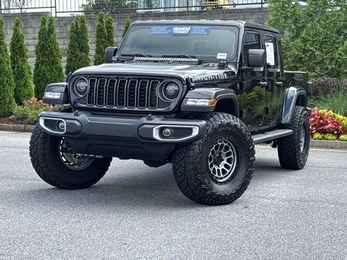 Black Clearcoat 2025 Jeep Gladiator High Tide