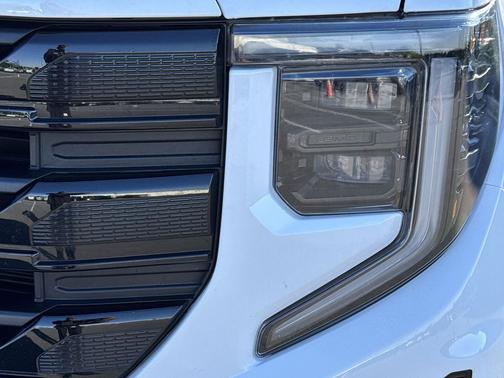 Summit White 2025 GMC Sierra 1500 Elevation