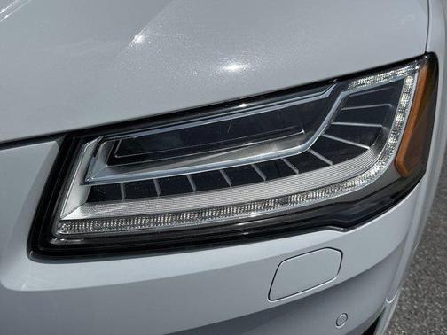 IBIS WHITE [WHITE] 2017 Audi A8 L 3.0T