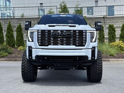 Glacier White Tricoat 2026 GMC Sierra 2500 Denali Ultimate