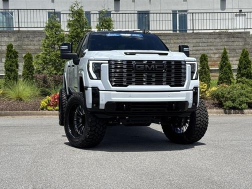 Glacier White Tricoat 2026 GMC Sierra 2500 Denali Ultimate