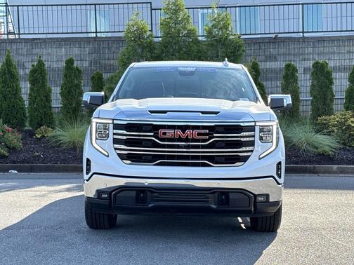 Summit White 2023 GMC Sierra 1500 SLT