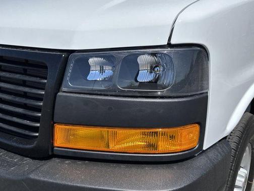 2025 GMC Savana 2500 Work Van