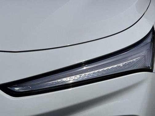 Summit White 2026 Buick Envista Sport Touring FWD