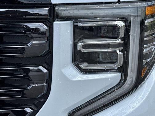 Glacier White Tricoat 2026 GMC Sierra 1500 Denali Ultimate