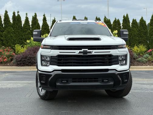 Summit White 2024 Chevrolet Silverado 2500 Custom