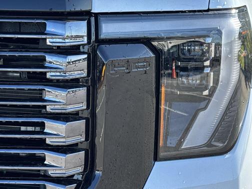 Glacier White Tricoat 2026 GMC Sierra 2500 Denali Ultimate