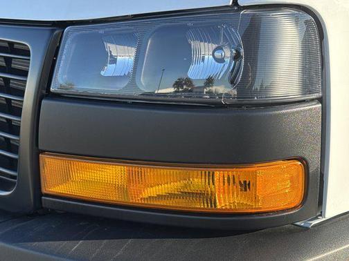 2025 GMC Savana 2500 Work Van