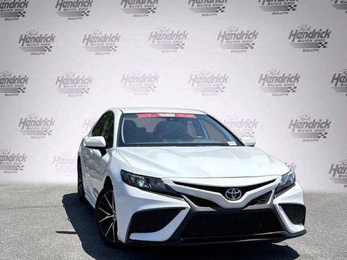 Super White 2021 Toyota Camry SE