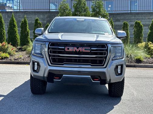 Sterling Metallic 2023 GMC Yukon XL 4WD AT4