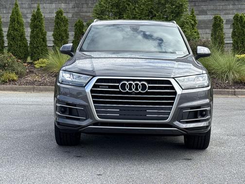 Graphite Gray Metallic 2018 Audi Q7 2.0T Premium Plus