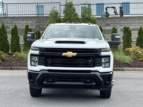 Summit White 2024 Chevrolet Silverado 3500 WT