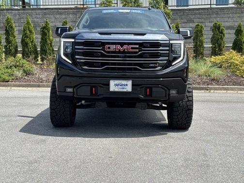 Onyx Black 2024 GMC Sierra 1500 AT4