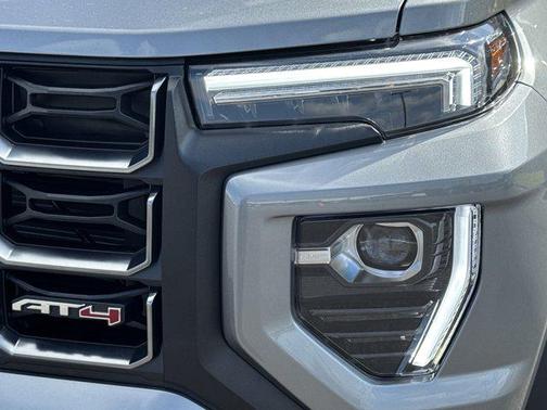 2025 GMC Canyon Base