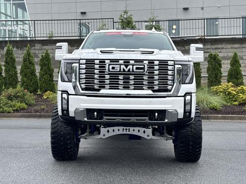 White Frost Tricoat 2024 GMC Sierra 2500 Denali