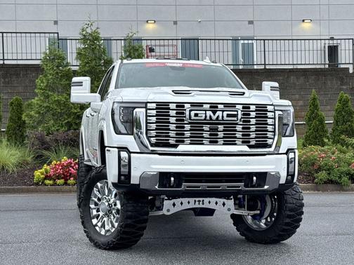 White Frost Tricoat 2024 GMC Sierra 2500 Denali