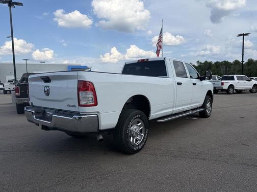 Bright White Clearcoat 2024 RAM 2500 Tradesman Crew Cab 4x4 8' Box