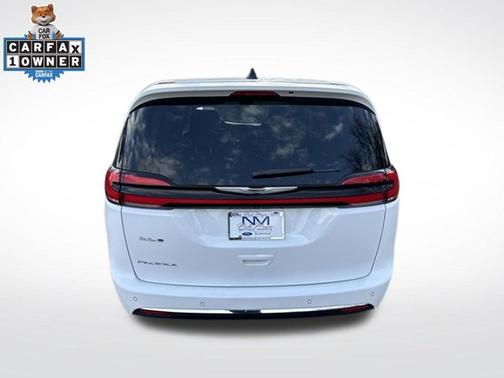 Bright White Clearcoat 2024 Chrysler Pacifica TOURING L
