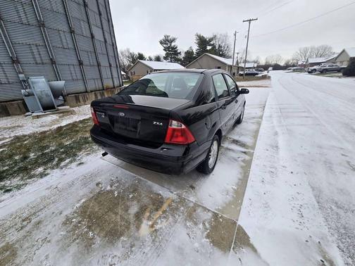 2006 Ford Focus ZX4 S
