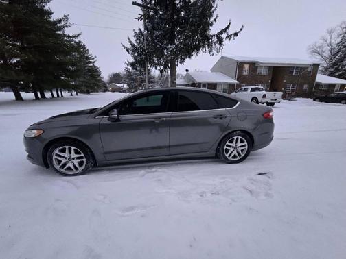 2014 Ford Fusion SE