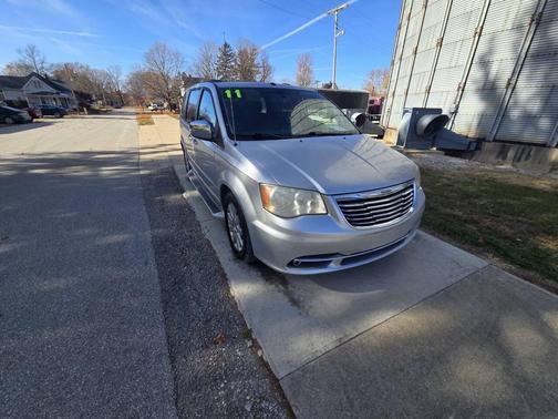 2011 Chrysler Town & Country Touring-L