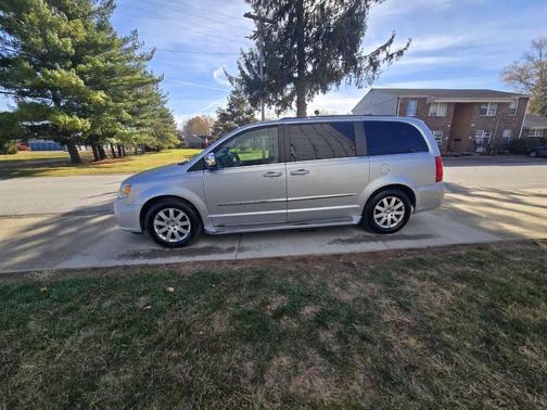 2011 Chrysler Town & Country Touring-L