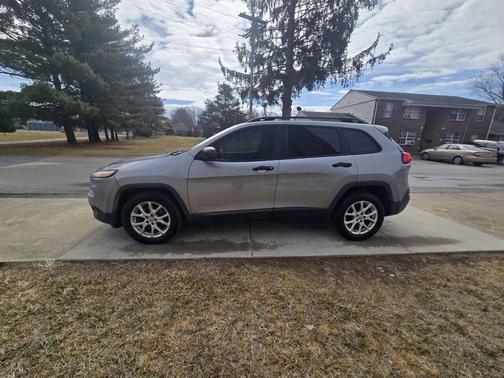 2015 Jeep Cherokee Sport