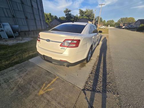 2013 Ford Taurus SEL