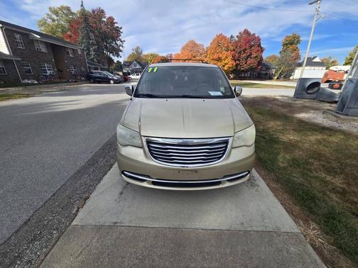 2011 Chrysler Town & Country Touring-L