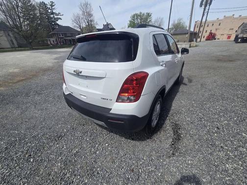 White 2016 Chevrolet Trax LT