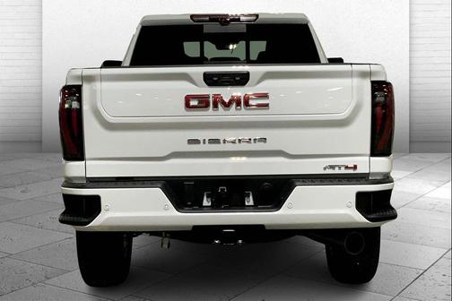 2025 GMC Sierra 2500 AT4