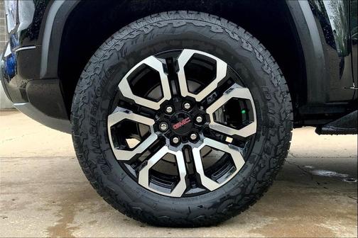 2025 GMC Canyon AT4