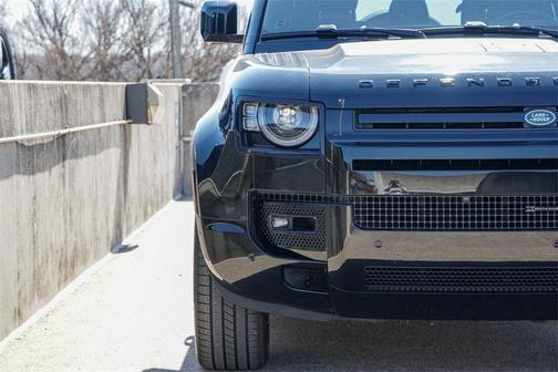 2023 Land Rover Defender X-DYNAMIC SE