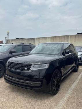 Santorini Black 2024 Land Rover Range Rover P400 SE