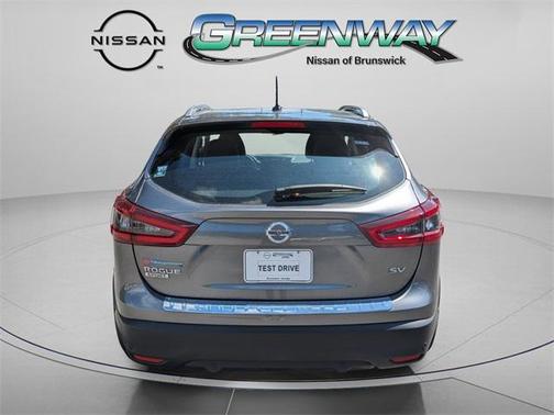 2022 Nissan Rogue Sport SV
