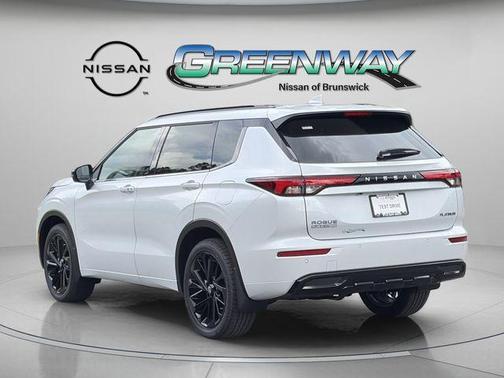 Alpine Frost 2026 Nissan Rogue PLAT