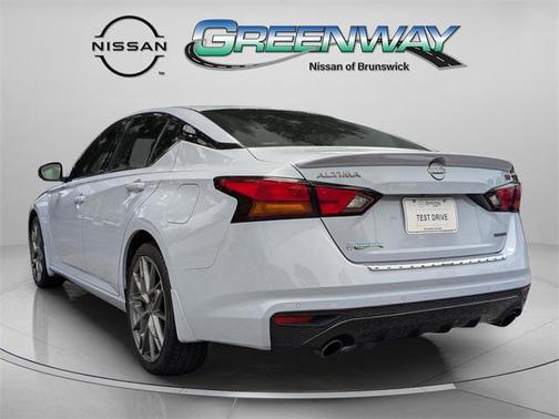 2023 Nissan Altima 2.0 SR