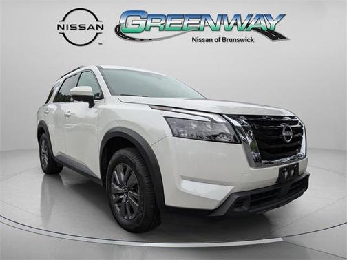 2024 Nissan Pathfinder SV