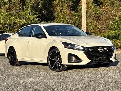 2025 Nissan Altima SR