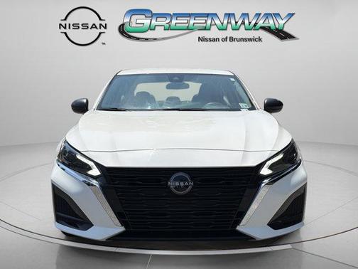Glacier White 2025 Nissan Altima SV