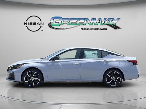 Gray Sky Pearl 2026 Nissan Altima 2.5 SR