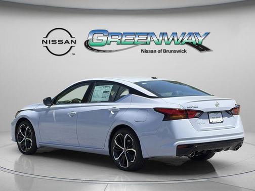 Gray Sky Pearl 2026 Nissan Altima 2.5 SR